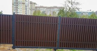 Купить распашные ворота из штакетника Горно-Алтайск, цена от 2706 руб.